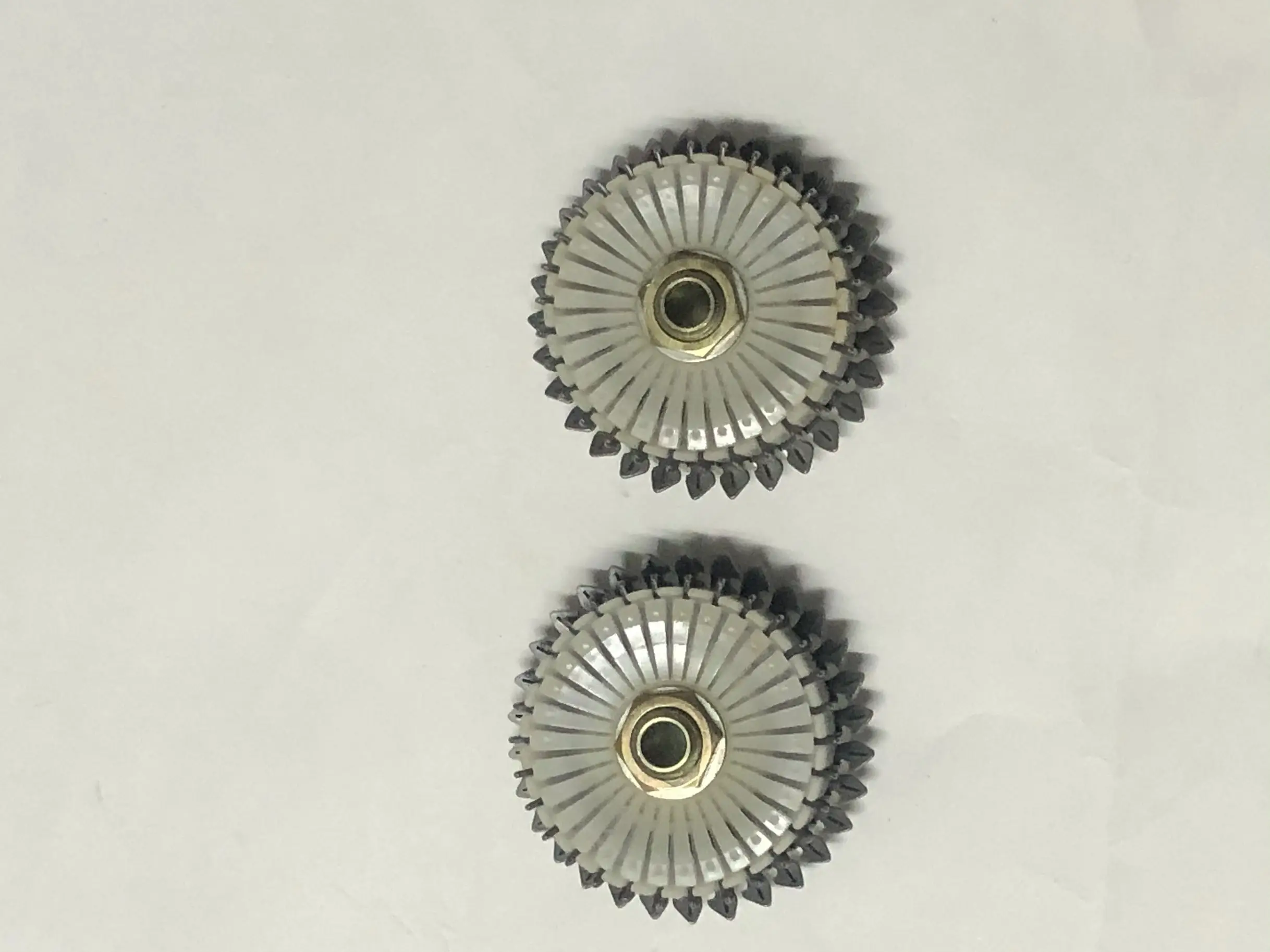 

2 шт. Sk270 Sk370 подбарабан в сборе левый и правый Бытовая вязальная машина Silver Reed