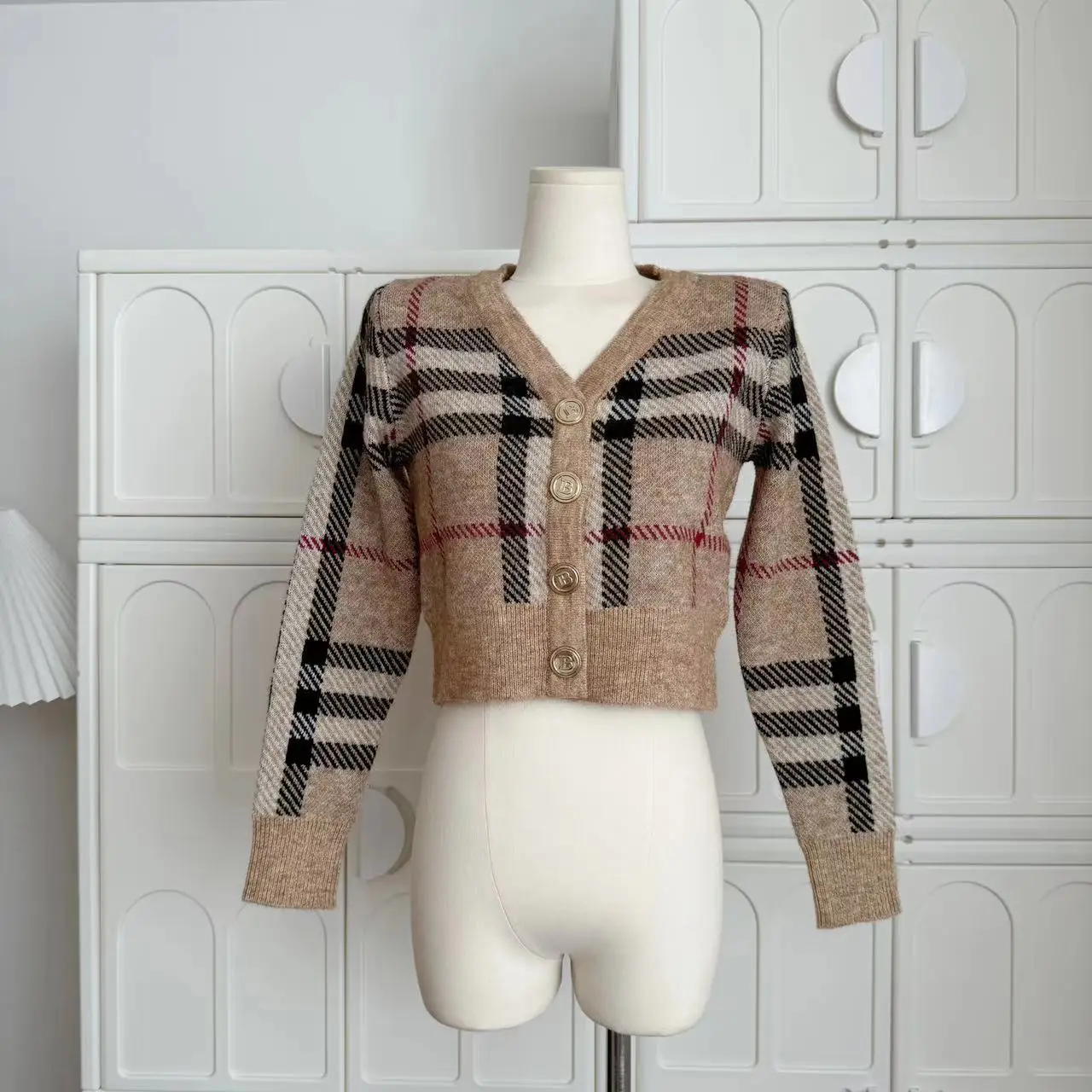 Jesienno-zimowa damska Casual Vintage Plaid Knitting swetry rozpinane z długim rękawem i dekoltem w serek moda elegancki sweter damski z pojedynczym