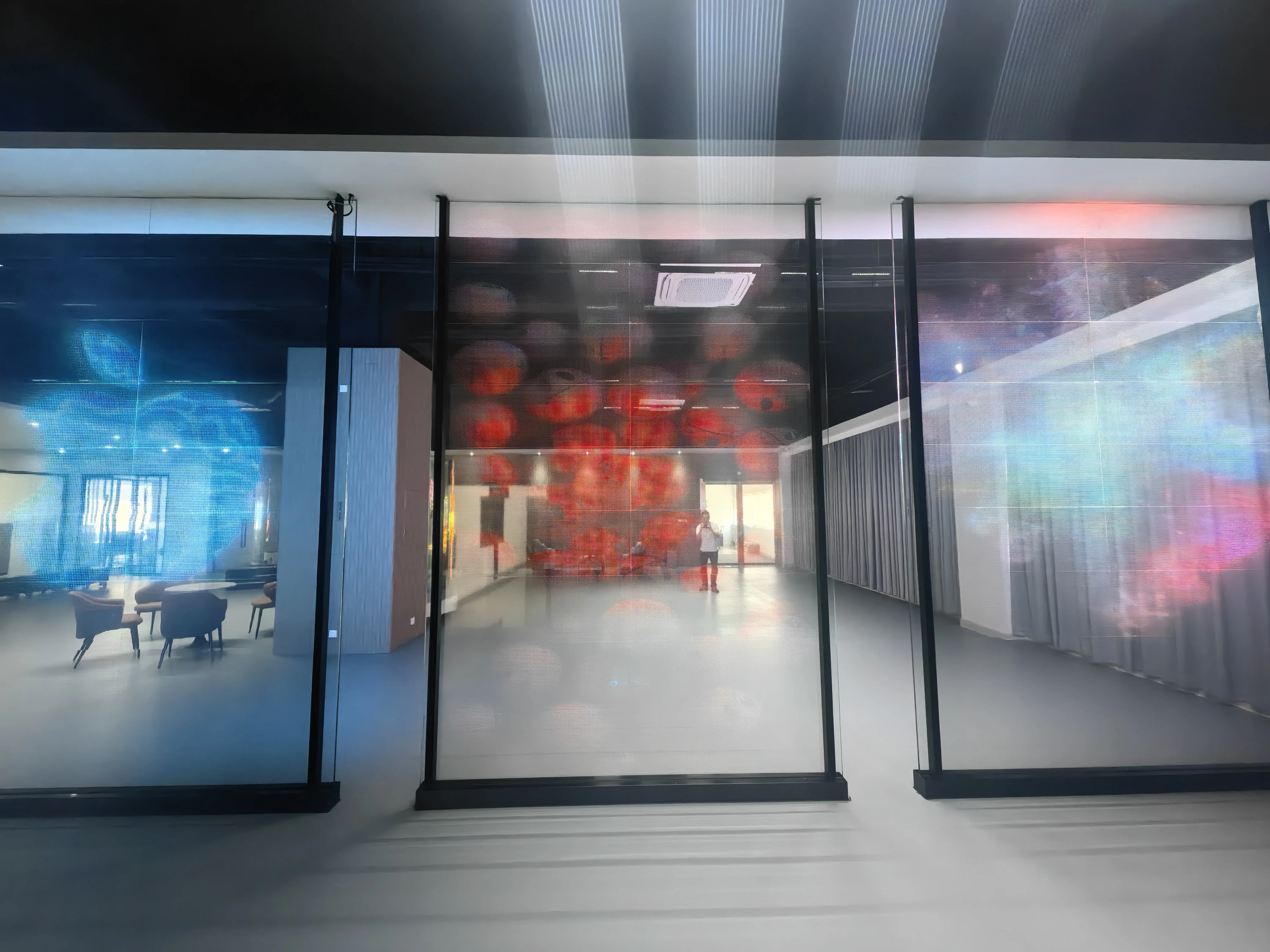 Customizable Indoor LED Film Glass Flexible Transparent LED Screen Wall for Shopping Malls Retail Stores Transparent LED Display