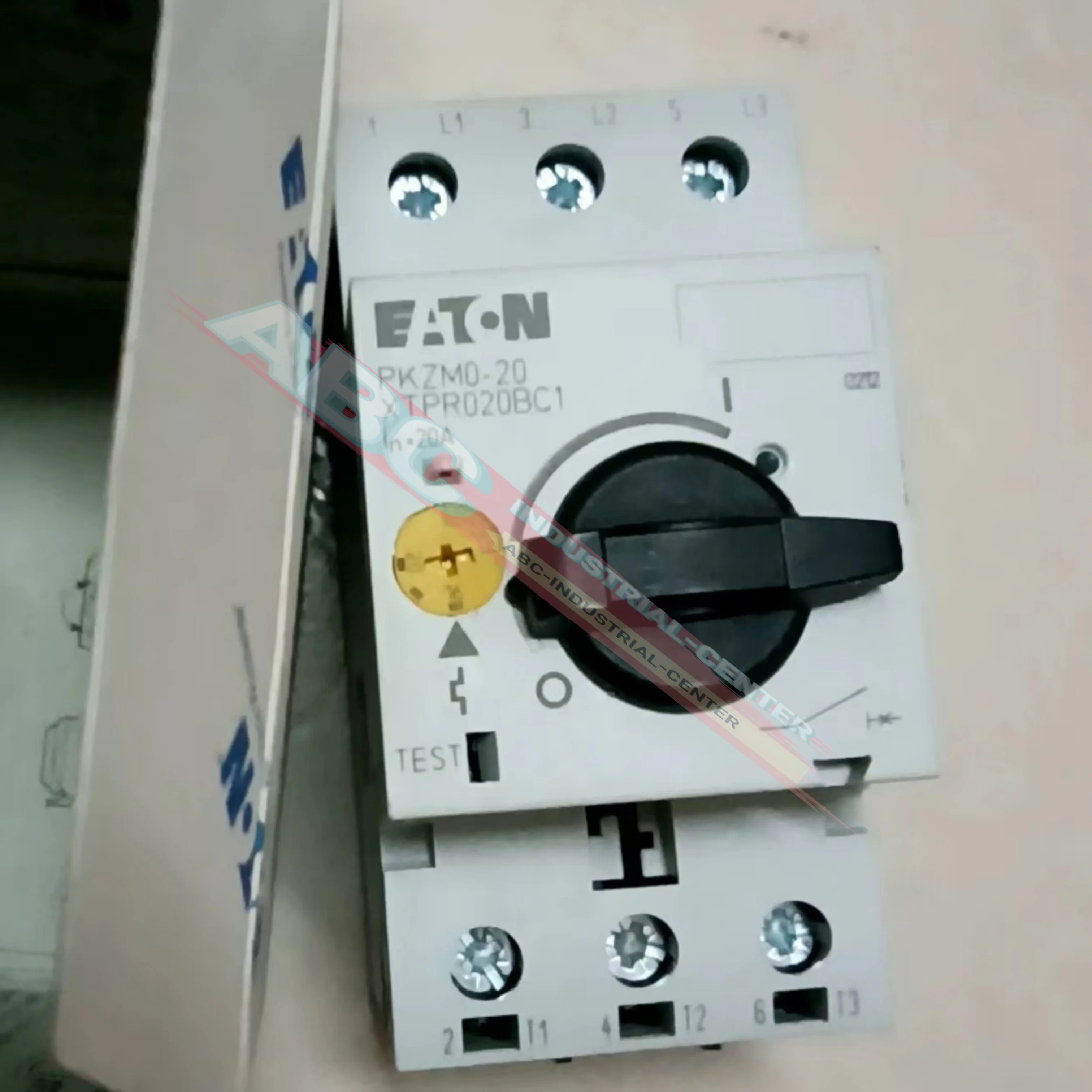 

Автоматический выключатель двигателя PKZM0-20 PKZM0-25 Новый оригинал