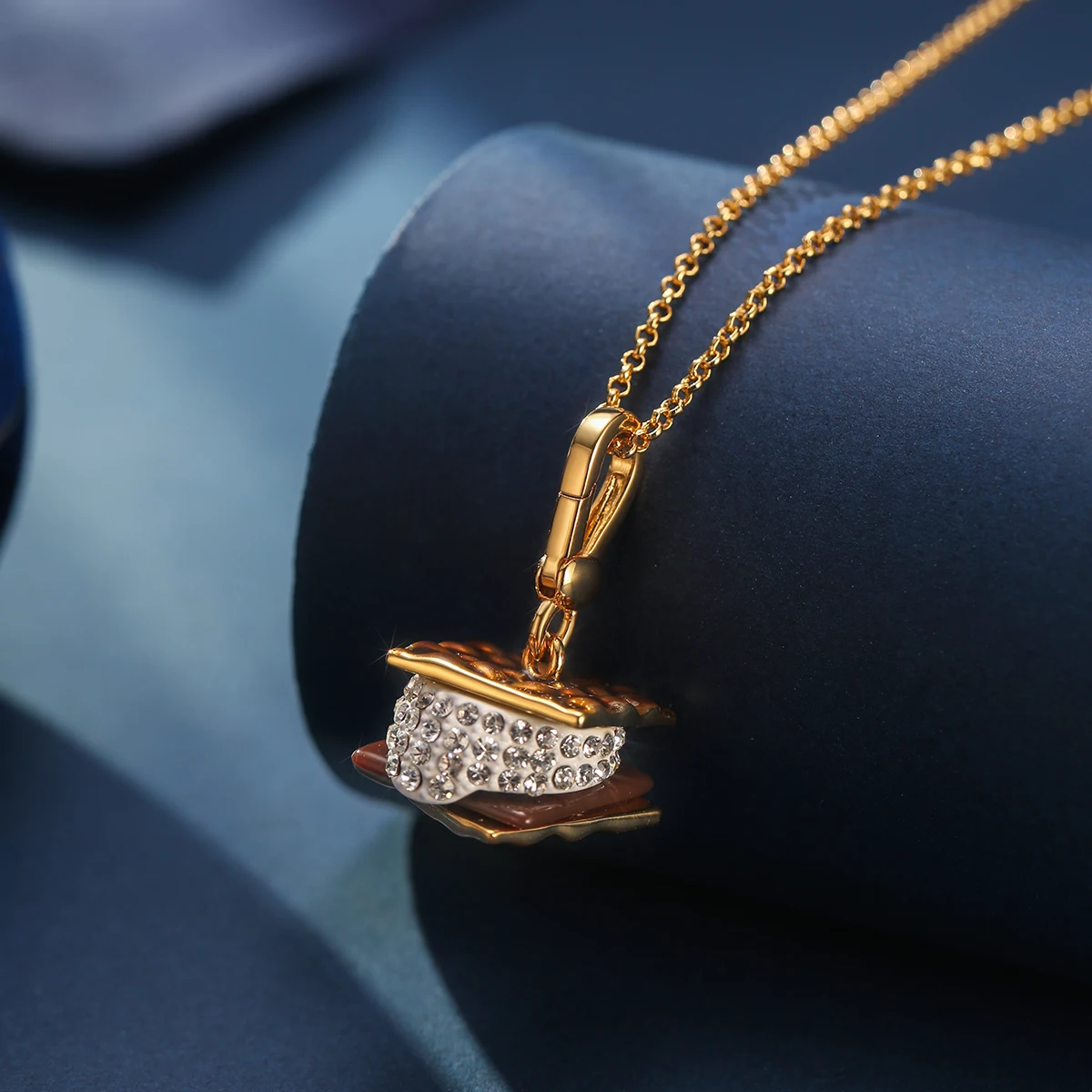 1Pc Fashion Exquisite Zircon Heart Enamel Chocolate Cake Pendant Necklace for Women Sweet Cool Party Jewelry Halloween Gifts