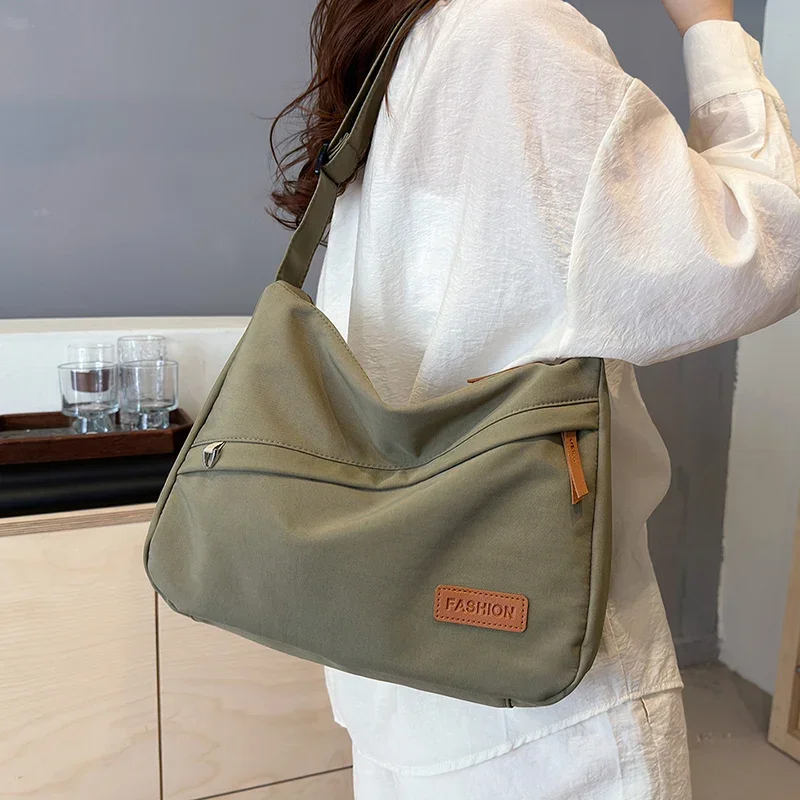 Fashion High-capacity Nylon Fabric Inclined The Single Shoulder Bags 2026 Hot Sale Light Durable Adjustable Strap Crossbody Bags