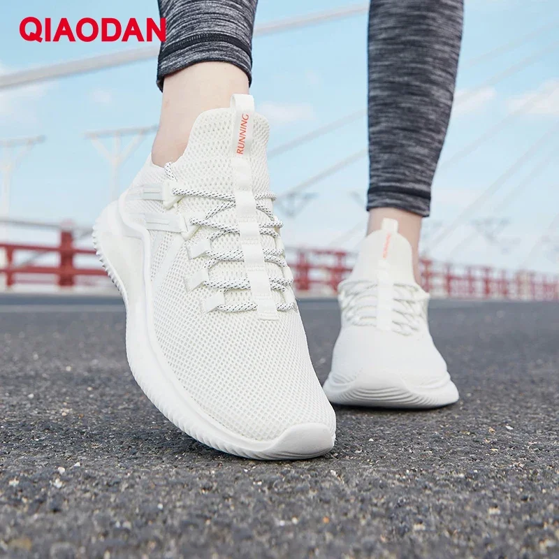 QIAODAN-Zapatillas deportivas cómodas y transpirables para mujer, calzado ligero con amortiguación, XM16200217, 2023