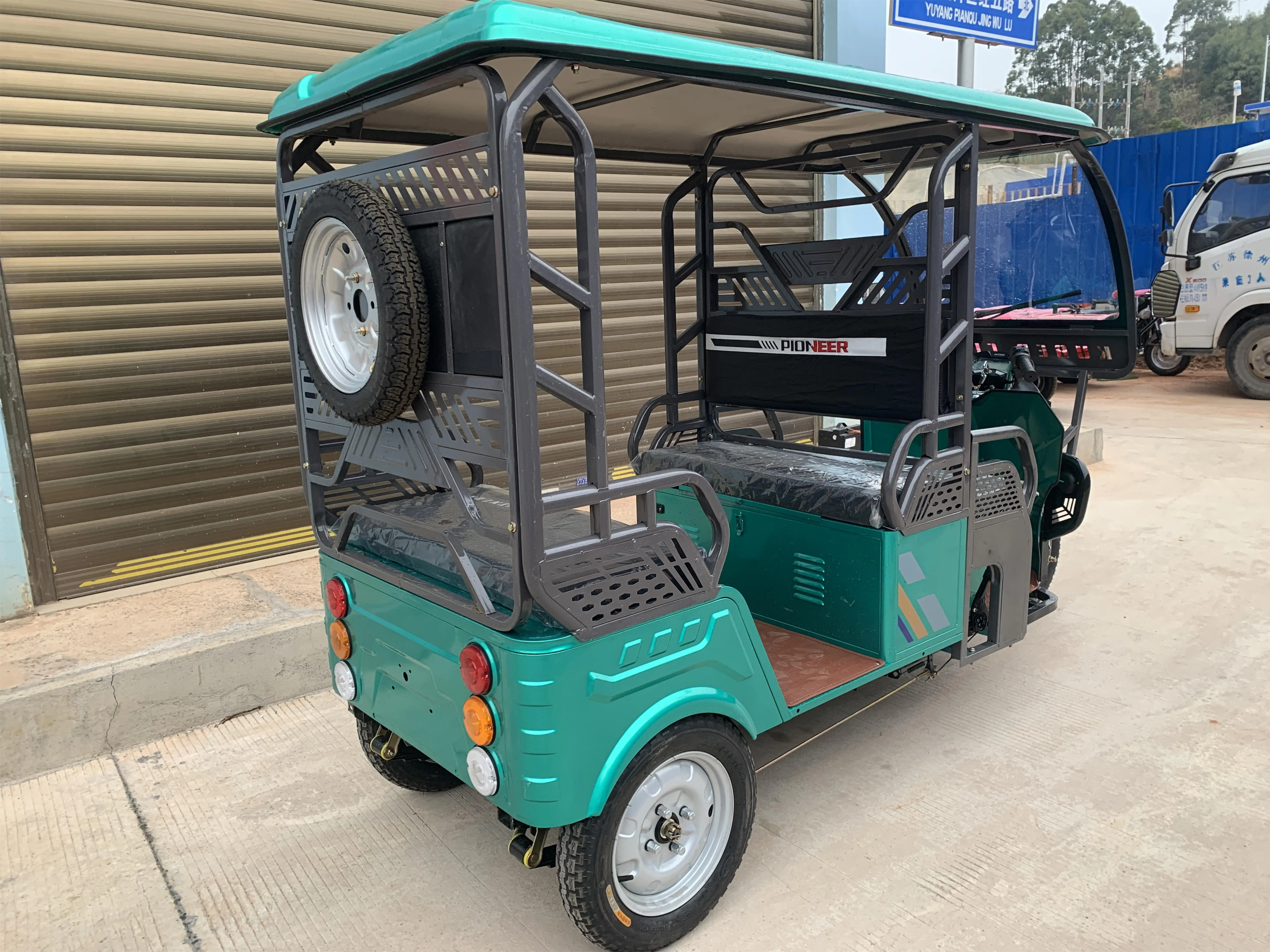 Safely And Popular 6 Passengers Type  electric Rickshaw For Taxi Use