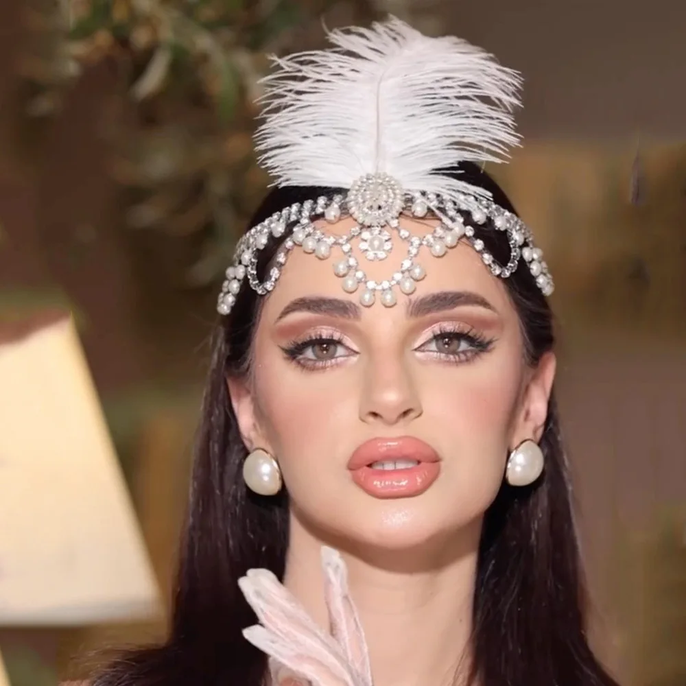 

Carnival White Feather Forehead Headband Prom Hair Accessories Boho Ethnic Gatsby Rhinestone Head Chain Tiara Queen for Women