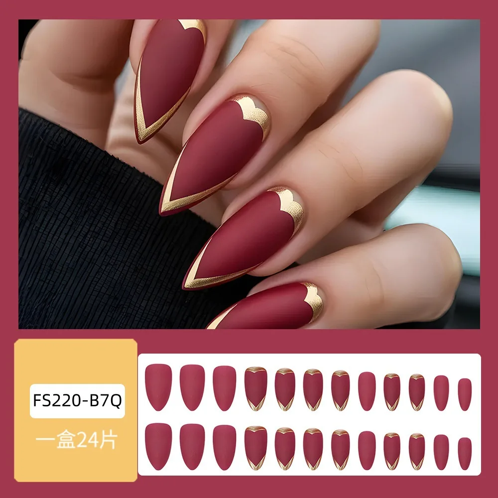 24pcs Red Almond False Nails Gold Love Print Retro Winter Fake Nails Tips Wearable Detachable Fashion Lady Press on Nails