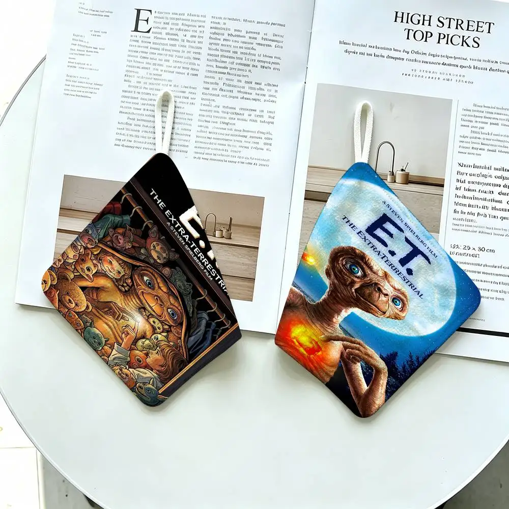 Movie E.T. the Extra-Terrestrial Polyester Cotton Hanging Kitchen Towel, Absorbent Hand Wiping Cloth for Daily Cleaning Drying
