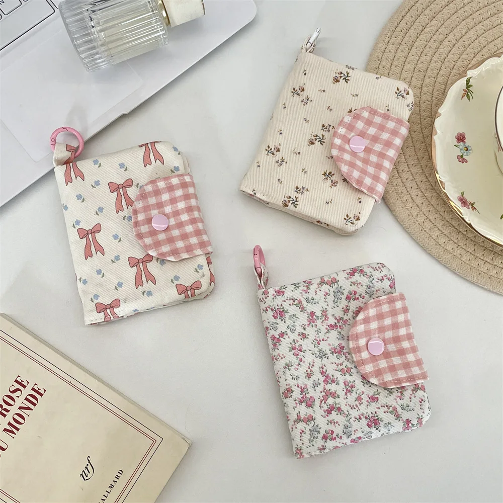 Tarjetero con estampado de lazo Floral, monedero para estudiante, billetera dulce de doble pliegue con llavero, bolsa de almacenamiento portátil para auriculares para niñas