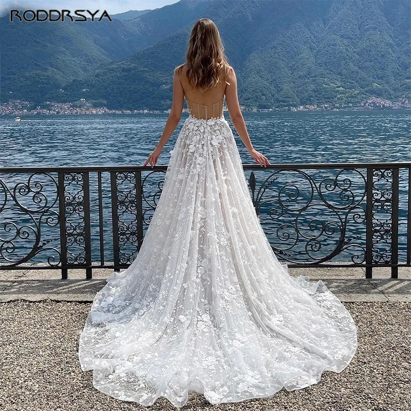 RODDRSYA Praia de enfeite 3D adesivos de flores Casamento alto-gravado vestido deRODDRSYA Praia Lace 3D Flores Apliques Vestido De Noiva Alta Split Vestido De Noiva Partido Strapless Sem Mangas A Linha Vestido De Novia