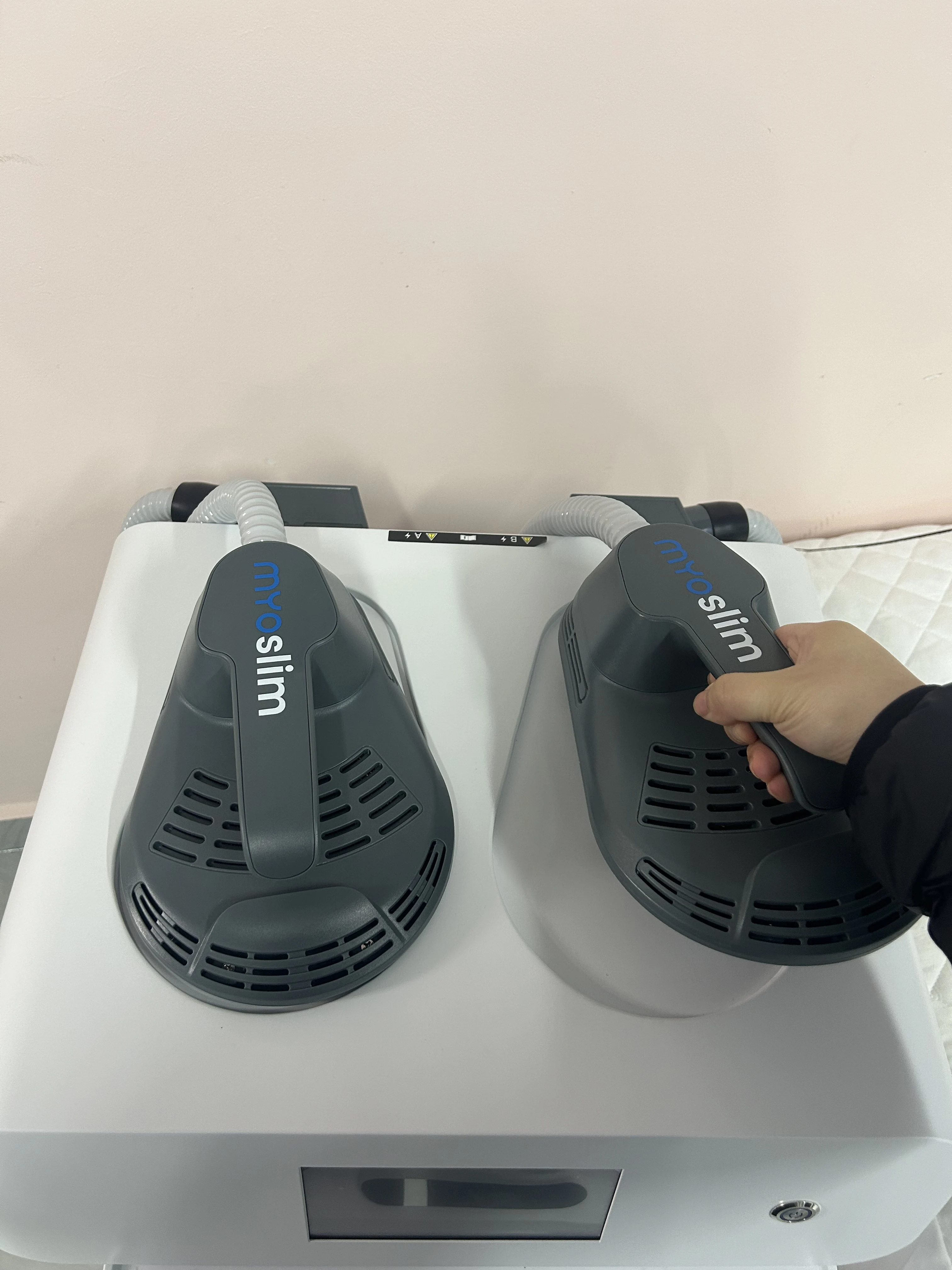 

Professional EMSzero Machine 6500w 15Tes Muscle Body Sculpting Hiemt 4 Handles RF And EMS Pelvic Stimulation Pad Optional