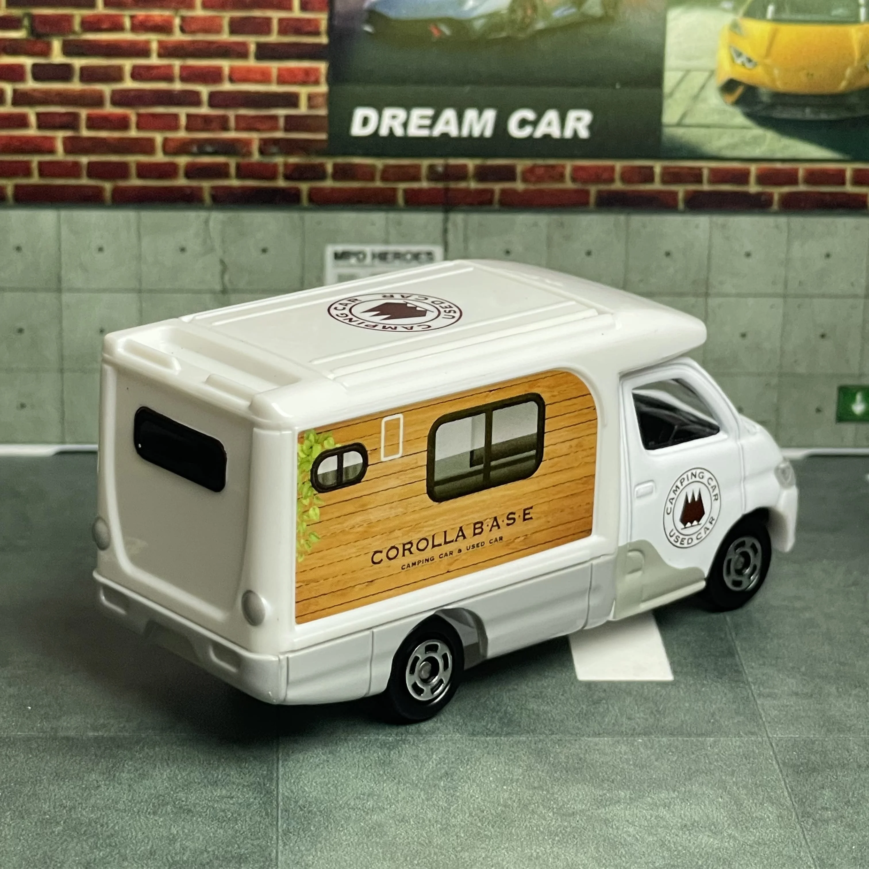 Takara Tomy Tomica No. 33 Carobee Casting Static Casting Static Alloy Car Vehicle Diecast Metal Mode Collection Display Boy Toy