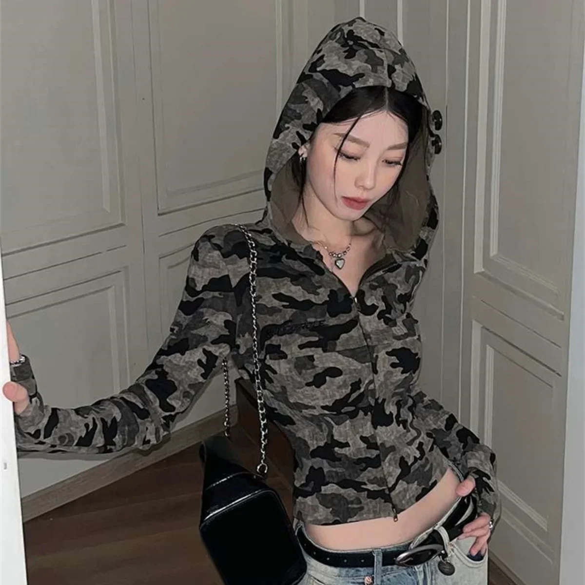 

Autumn New Camo Hooded T-shirt Women Tops Short Hot Girl Slim Fit Causal Long Sleeve Women Fashion Top
