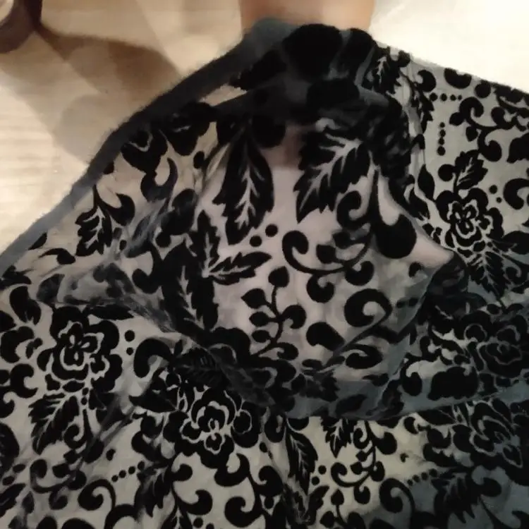 

Имитация натуральной черной полой золотой бархатной ткани Heise Flower