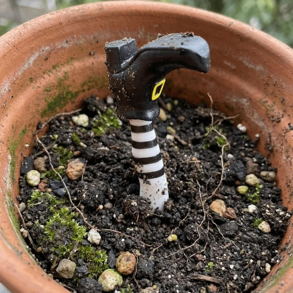 3D Printed Witch Boot Garden Decor Stake Lightweight Striped Design Halloween Flower Pot Ornament Outdoor Use Durable Plastic