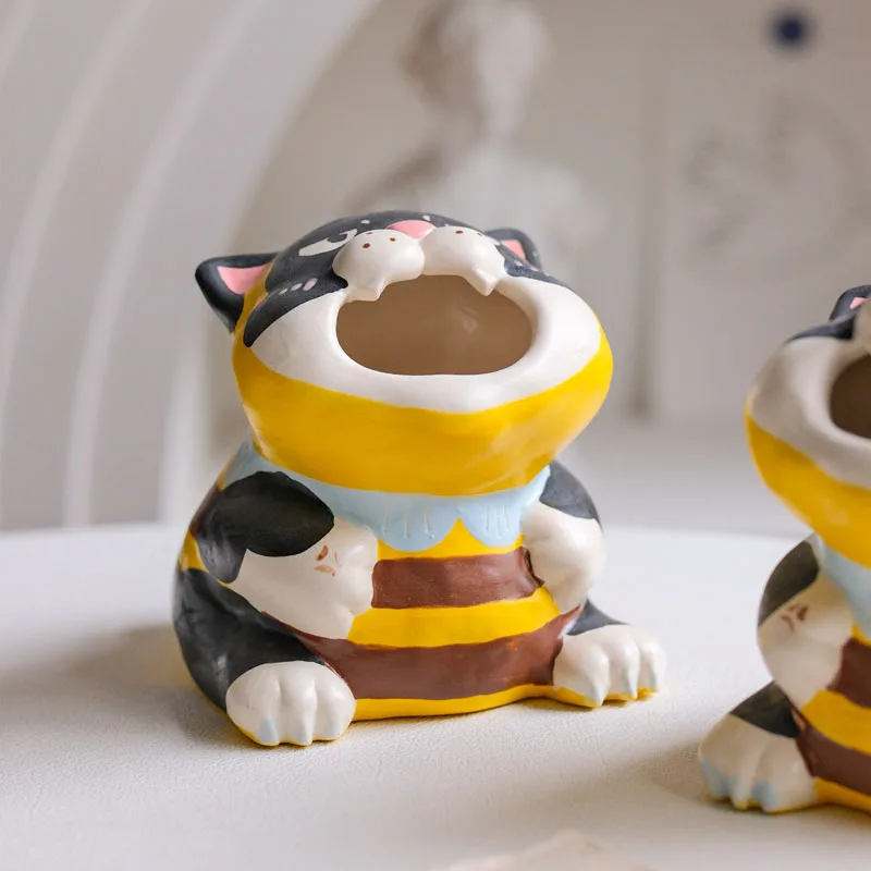 Nordic Ceramic Cat Vase Ornaments Living Room Bedroom Dining Table Flower Arrangement Container Bee Dried Flower Vase Decoration