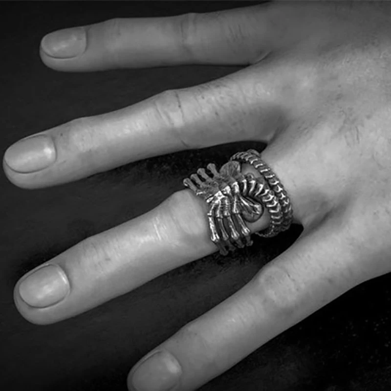 LX9D Skeleton Hand Ring Goth Biker Punk Rocker Skelton Hand Wrap Band Ring Unique Gifts for Men Teen Jewelry Cosplay Ornament