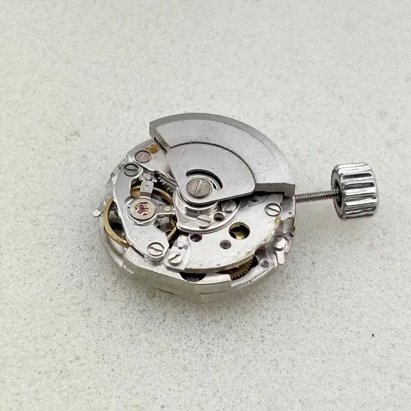 Watch accessories 4207/4206 movement are shipped randomly, 70% of which are new and functioning normally