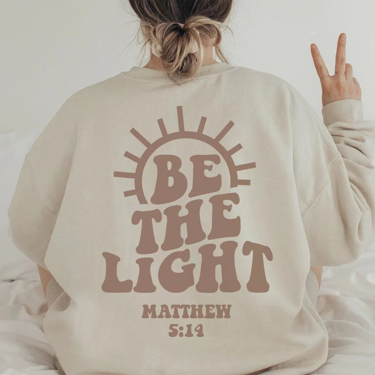 Be The Light Matthew Slogan Women Sweatshirt New Fashion Holiday Casual Female Clothes Hot Sale Stylish Trip Comfort Girl Tops
