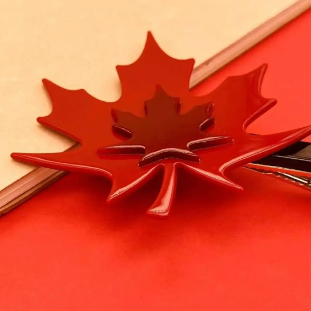 

Заколка для волос с красным кленовым листом | Заколка-уточка Maple Leaf, аксессуар для волос из ацетата, красочные аксессуары