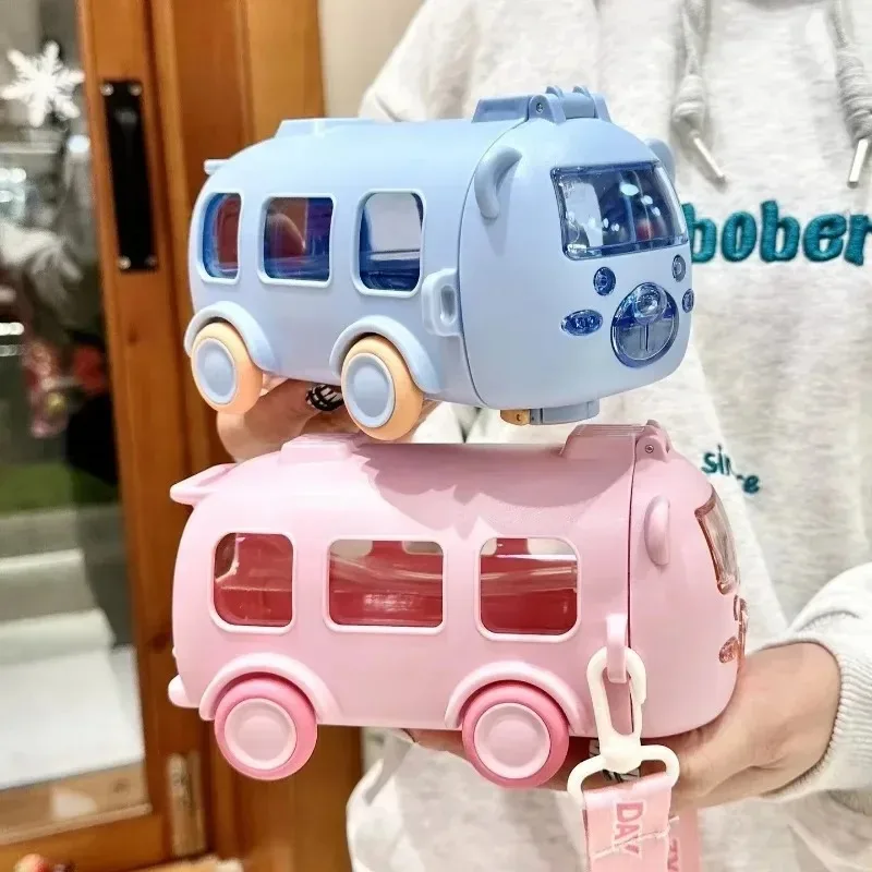 

500ML Portable Bear Water Bottle with Shoulder Strap Kid Cute Car Straw Water Cup Bus Shape Children's Water Bottle Drinking Cup