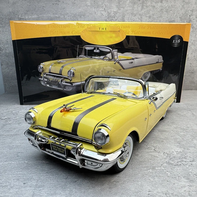 

1:18 1955 Pontiac Star Chief Platinum Edition Diecast Model Car Metal Toy Vehicle for Collection Vintage Classic Car Ornament