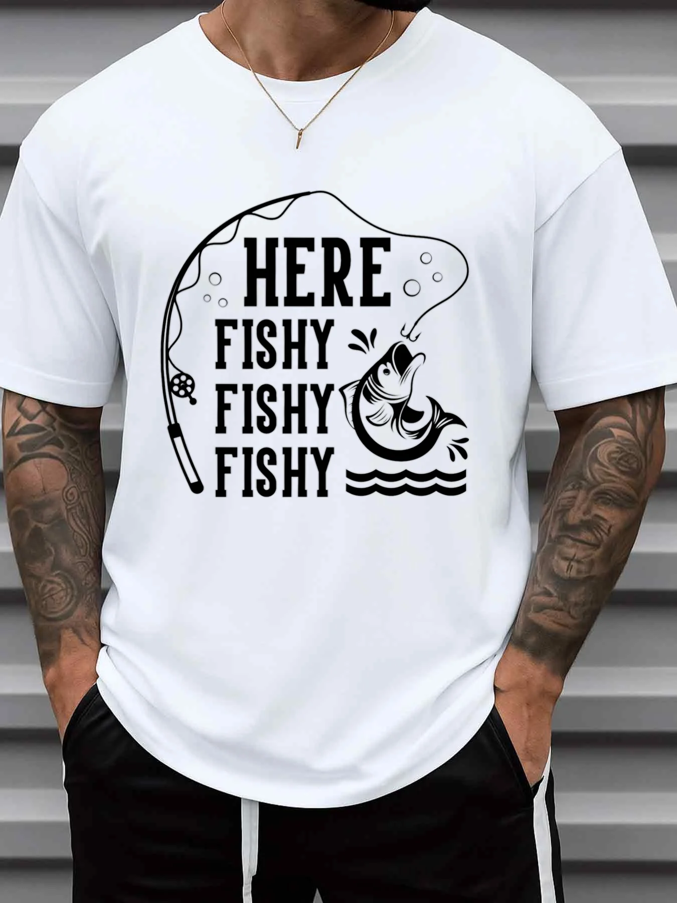 Men's Fun Fishing Pattern T-Shirt - Casual T-Shirt with "Here Fishy Fishy" Print and Fish Design, Short-Sleeved, Round Neck, Suitable for Outdoor Fishing Trips, Casual Wear - Ideal Gift for Fishing Enthusiasts and 60Th Birthday, New Year's Gift (White)