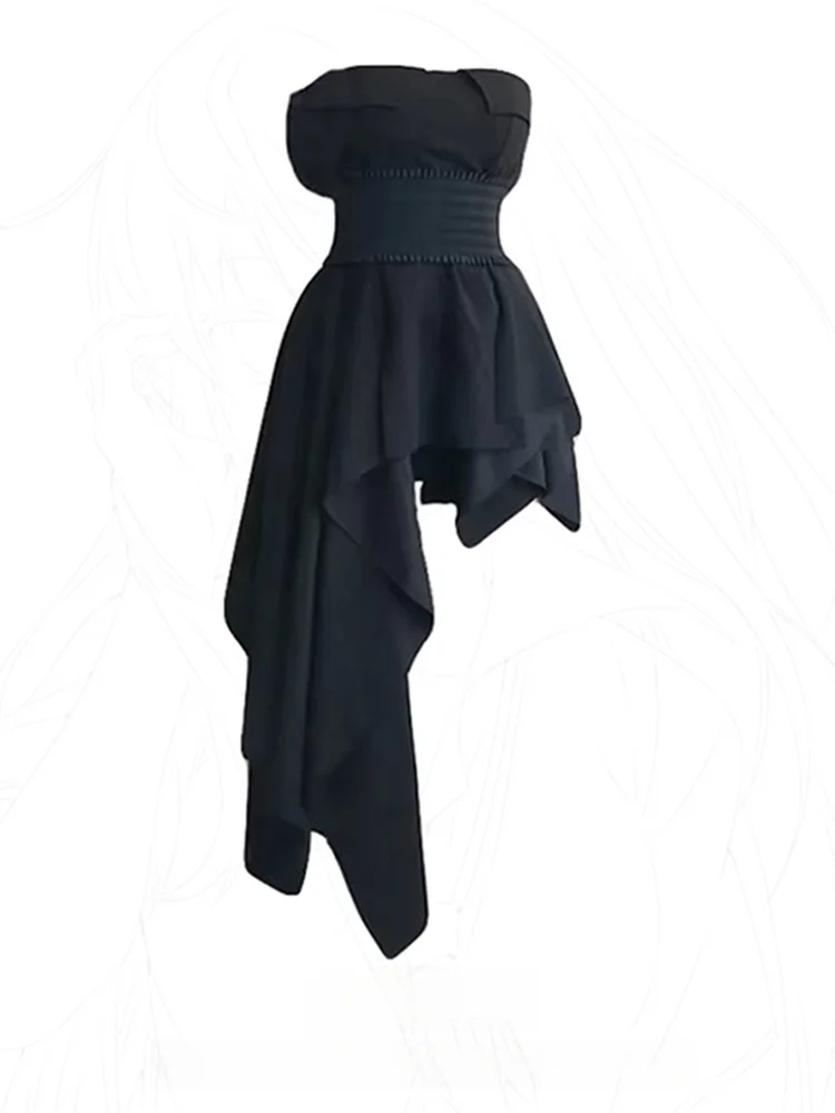 

Модный комплект в стиле Dark Sexy Girl для полных девушек: асимметричное платье-бюстье на одно плечо, базовая футболка и нижнее белье — комплект из трех предметов.