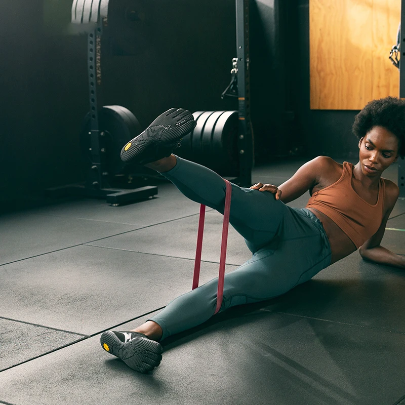 أحذية قرفصاء خفيفة الوزن لليوجا واللياقة البدنية مريحة ومسامية للجنسين ونعل ناعم ومضادة للانزلاق لرفع الأثقال