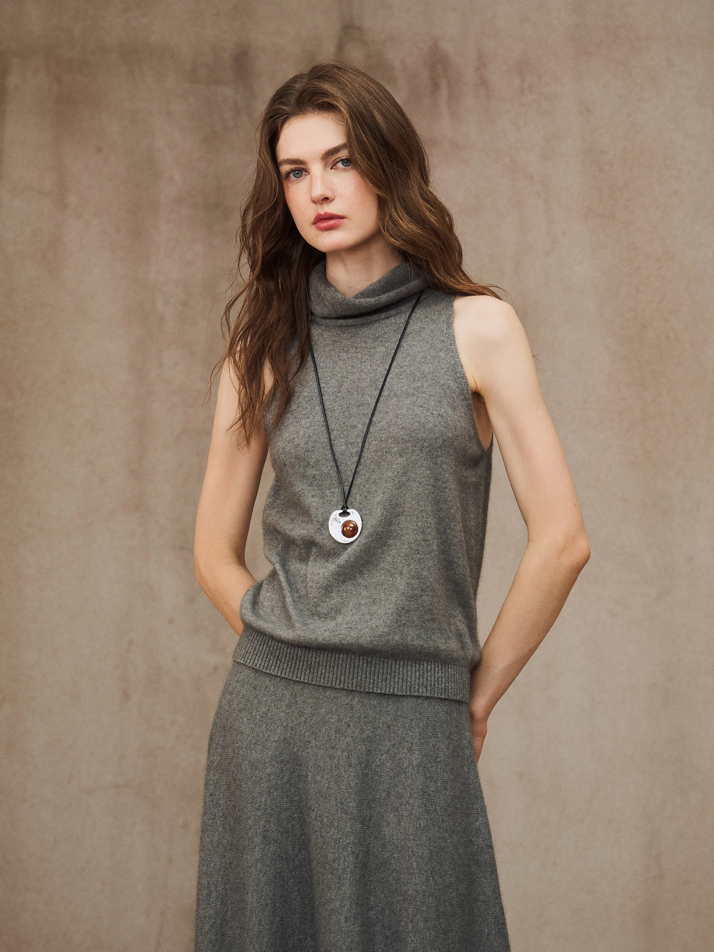 

Miorastudio French Sle Knitted Vest e ey High Collar Svel Ele Top Women's Wool Nylon Rayon Blend Autumn Wear