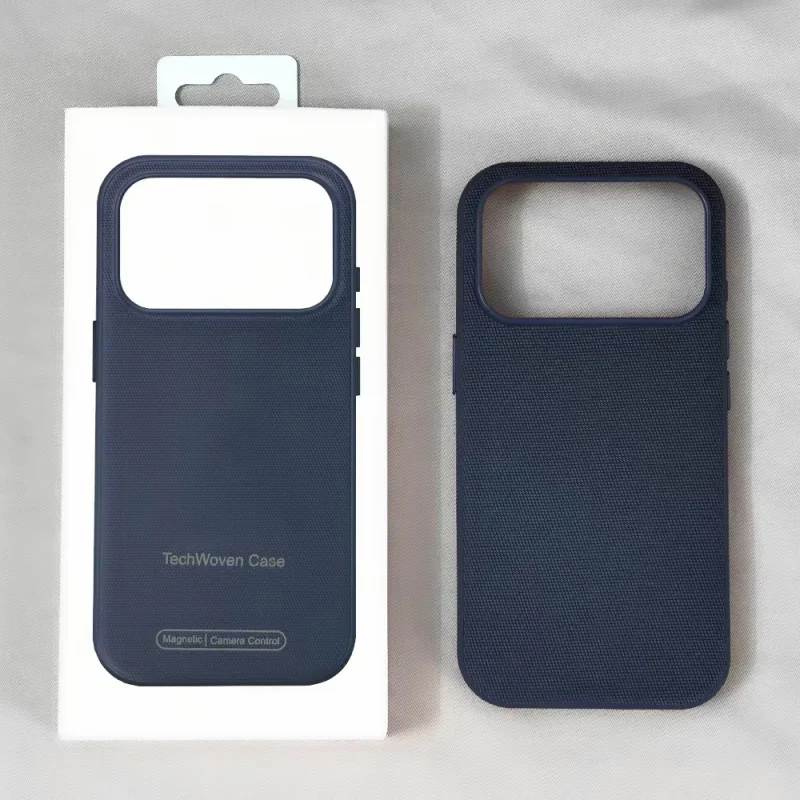 Luxuriöse, offizielle Technologie-Stoffhülle mit Magnetfunktion für iPhone 18 Pro, 17 Pro Max, kompatibel mit MagSafe, Original-Technologie, strukturierte Rückseite. – Detail 10
