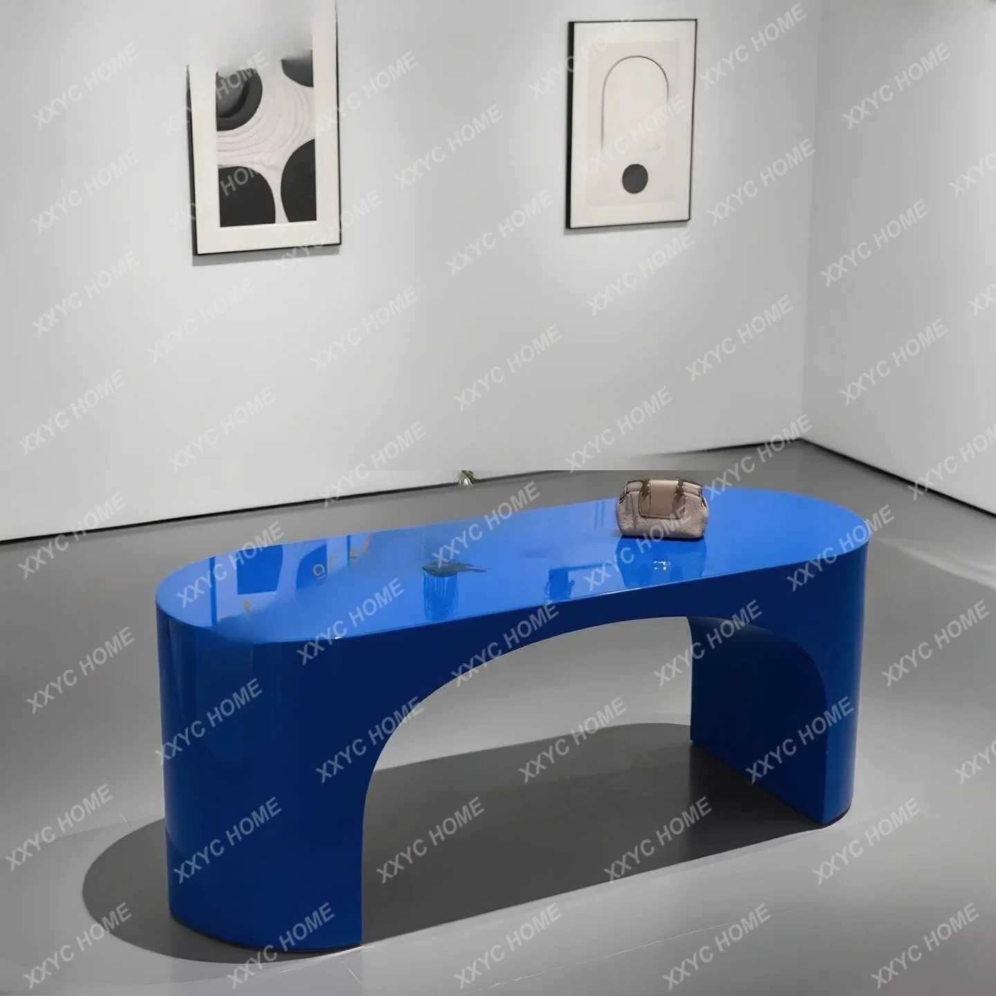 The new clothing store display table is placed in the middle of the table,   light luxury creative Nakajima Taiwan