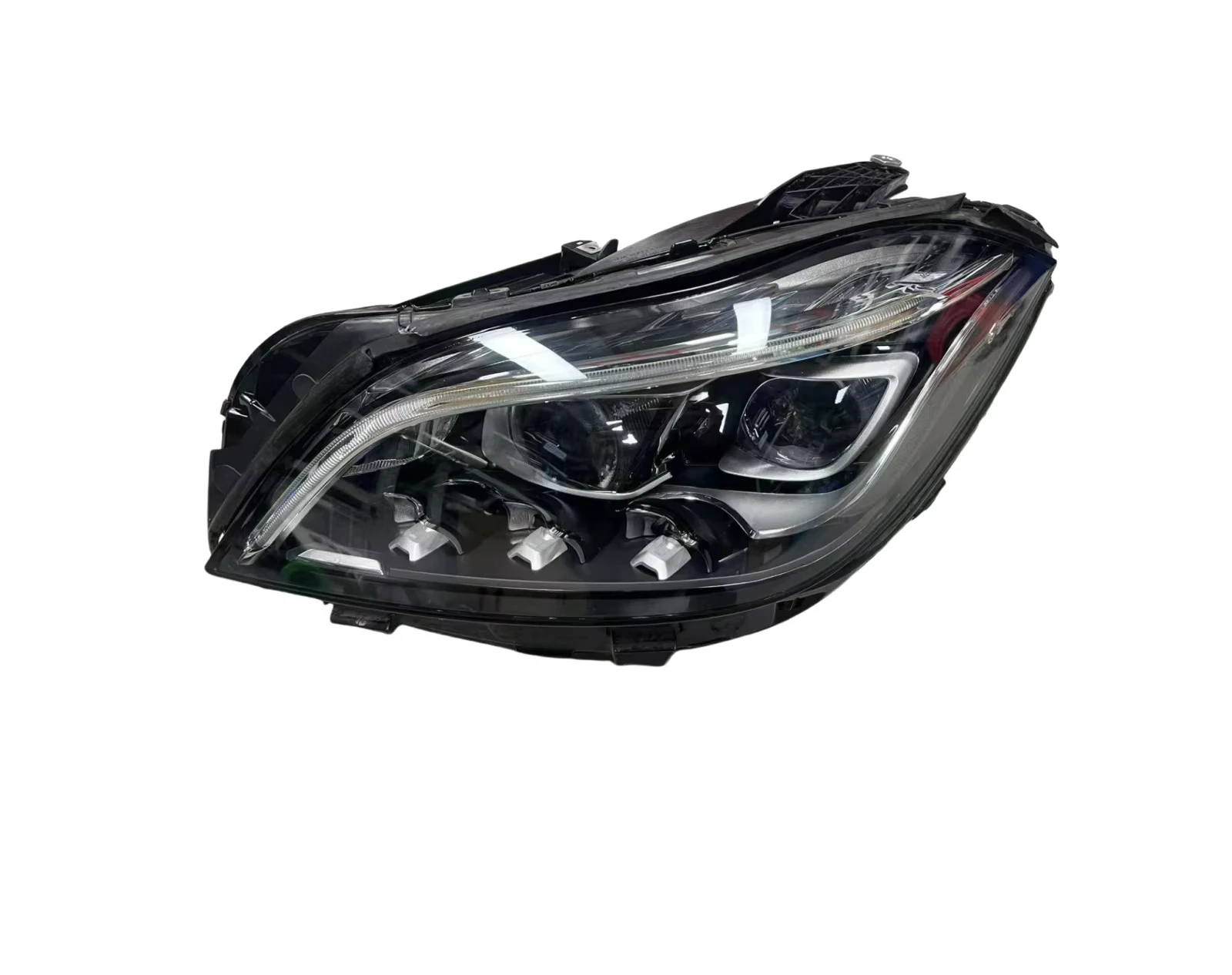 New High Quality CLS W218 High Configuration LED matrix Headlights Automatically Assist Smart Lighting