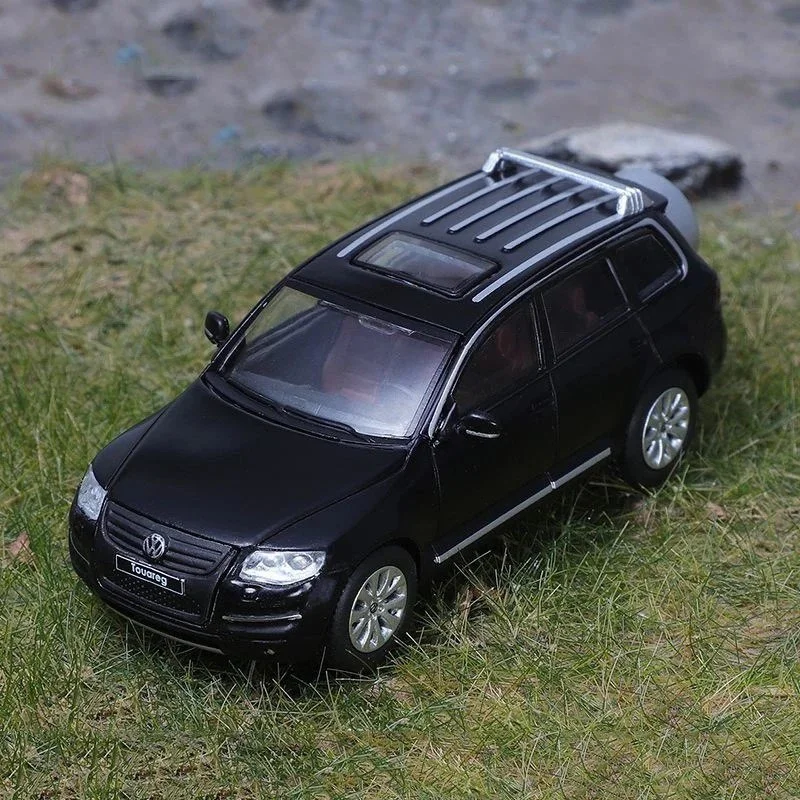 

1:64 Touareg R50 SUV, модель автомобиля из сплава, литой под давлением металл, классическая модель автомобиля, миниатюрная масштабная коллекция моделирования, детская игрушка в подарок