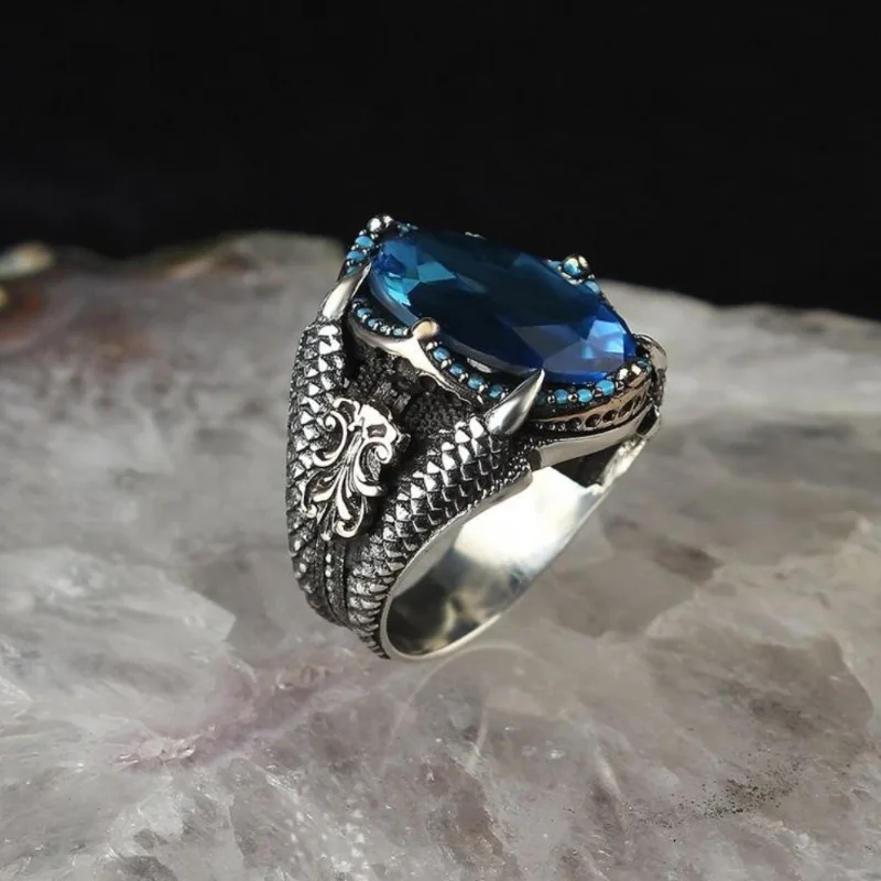 New Personalized Punk Style Ring, Fashionable Retro Dragon Claw Set Zircon finger, Advanced Business Men's Accessories