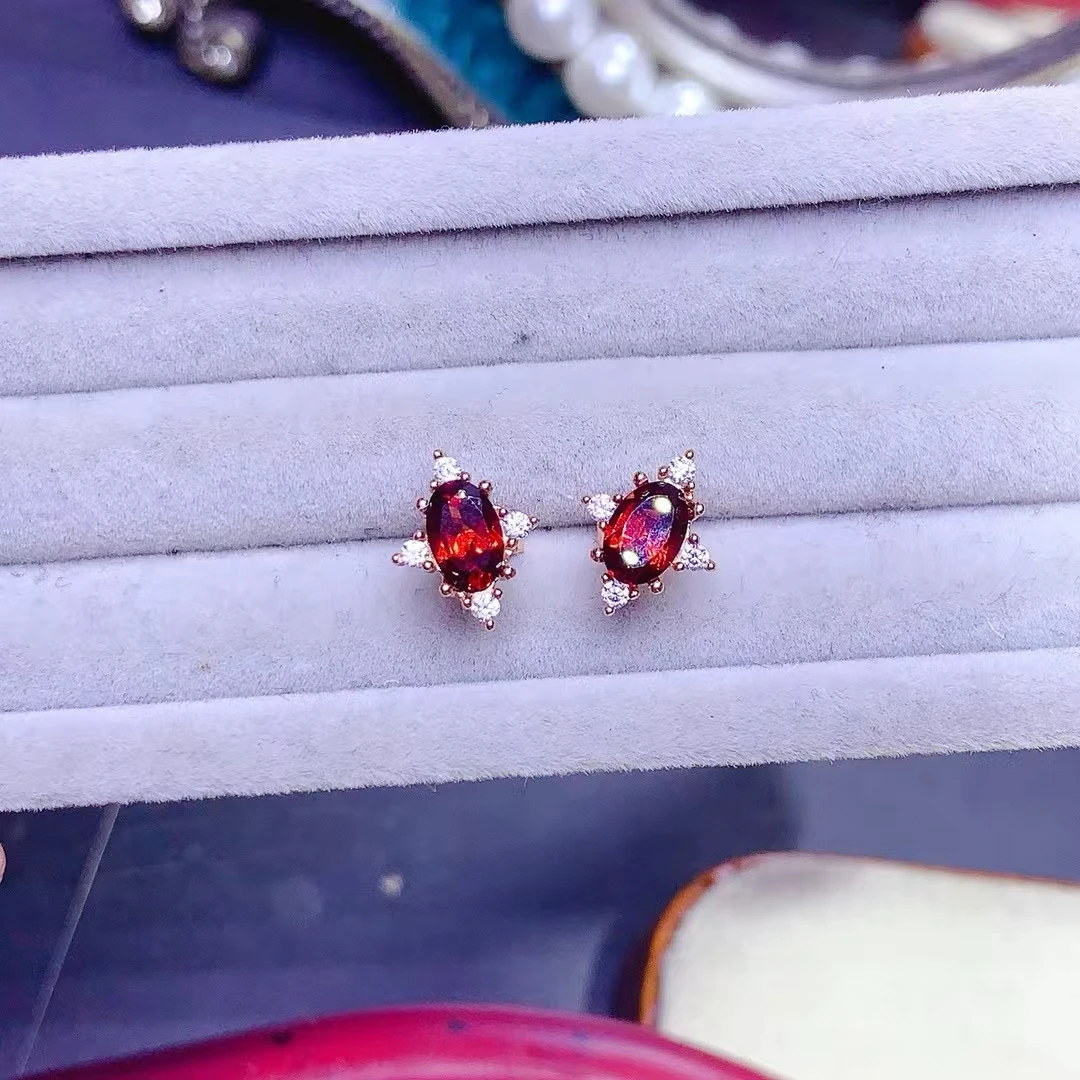 

KJJEAXCMY Natural Garnet Earrings S925 Silver Inlaid Simple Women's High-End Jewelry The crystal is clean and beautiful color