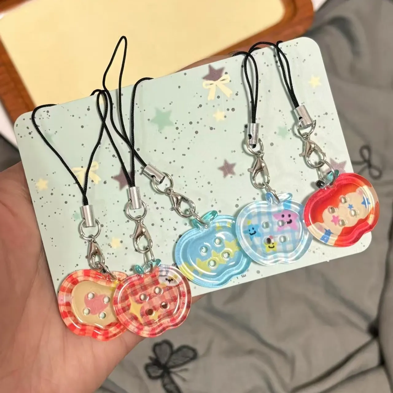 귀여운 버튼 전화 매력 펜던트 Kawaii Airpods 4 iPhone 16 미니 펜던트 액세서리 Schoolbag Ins Korea