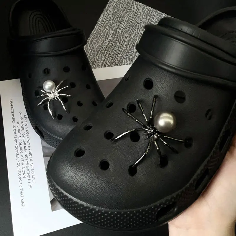 Donkere Punk Ornament Strass Parel Legering Spider Schoen Charmes voor Crocs Decoraties Tuin Sandalen Klompen Pins Jongen Meisje Gift