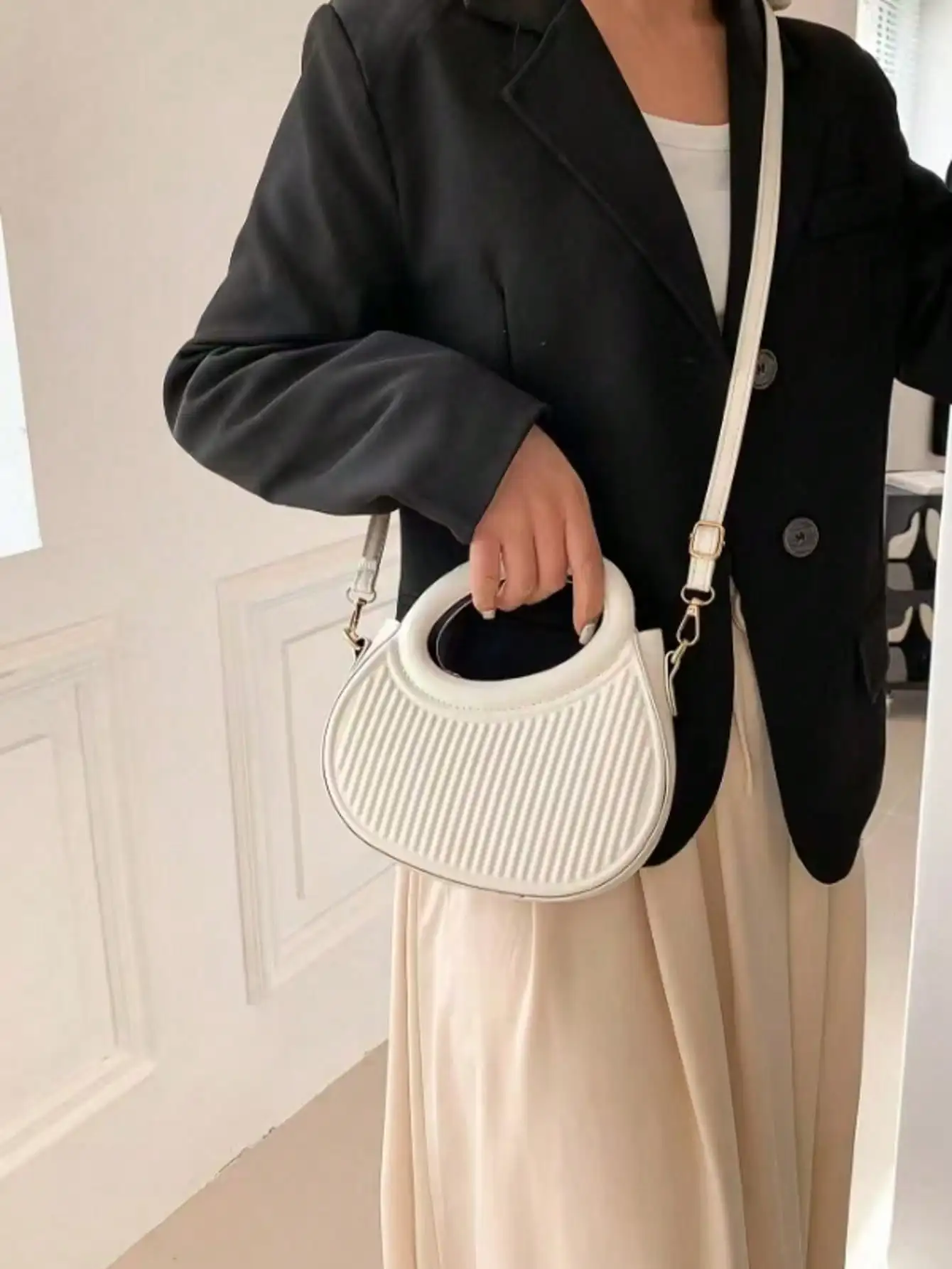 حقيبة كروس نسائية كلاسيكية مخططة منقوشة - نمط تاريخ التنقل بمقبض مزدوج