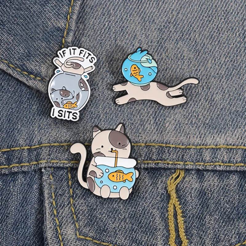 Fun cats and fish tank-shaped badges, cartoon animal series alloy pins, accessories for clothing and bags, gifts for friends