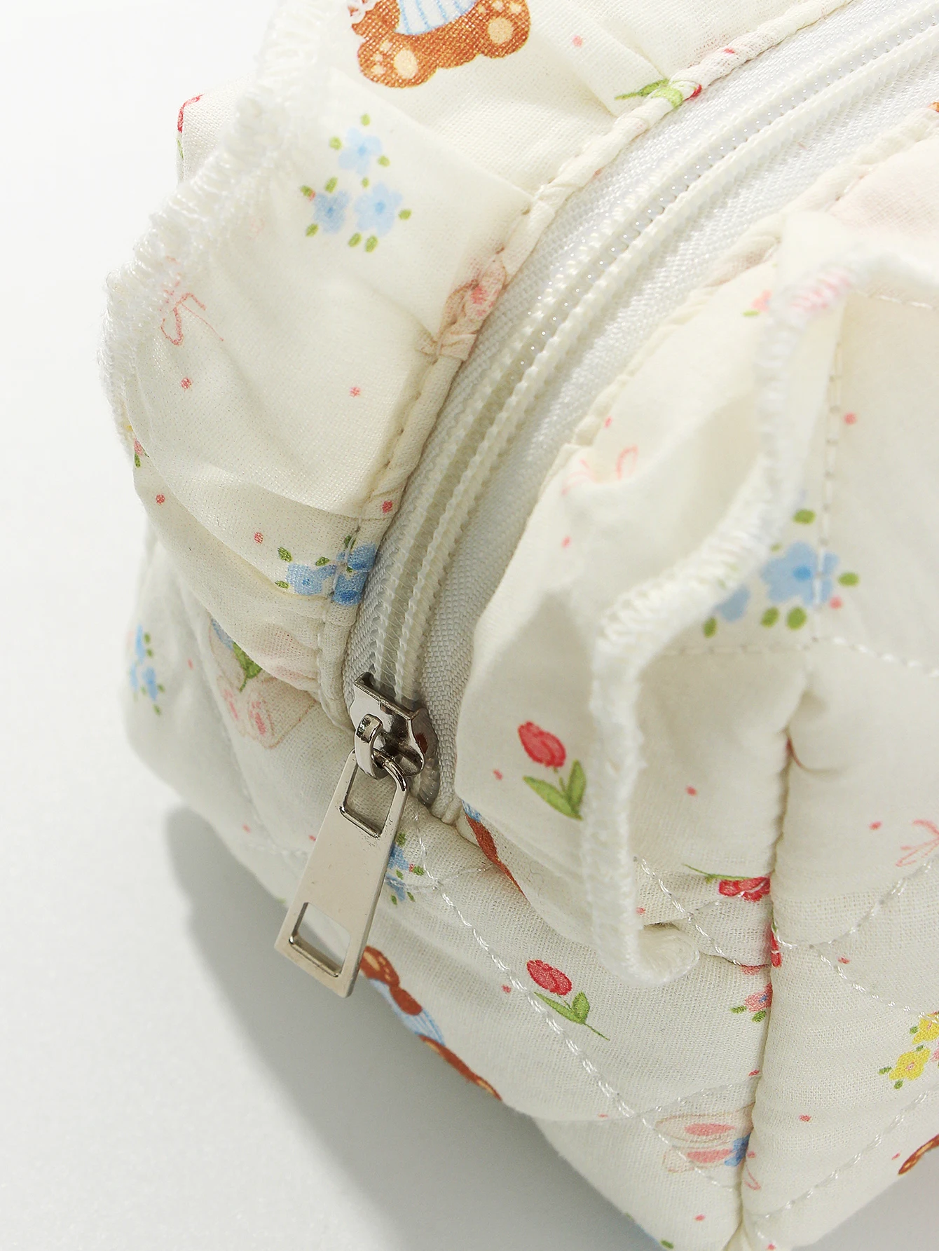 1pcs Bear Bow Quilted Octagonal Makeup Bag, Ruffle Design Makeup Bag, Cute Travel Toiletry Bag, Fashion Portable Makeup Bag