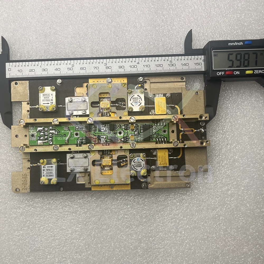 1pcs 5.3-5.9GHz microwave power amplifier board. VJX2025A driven, NC3027S-5258 dual-board combined, 10W output.