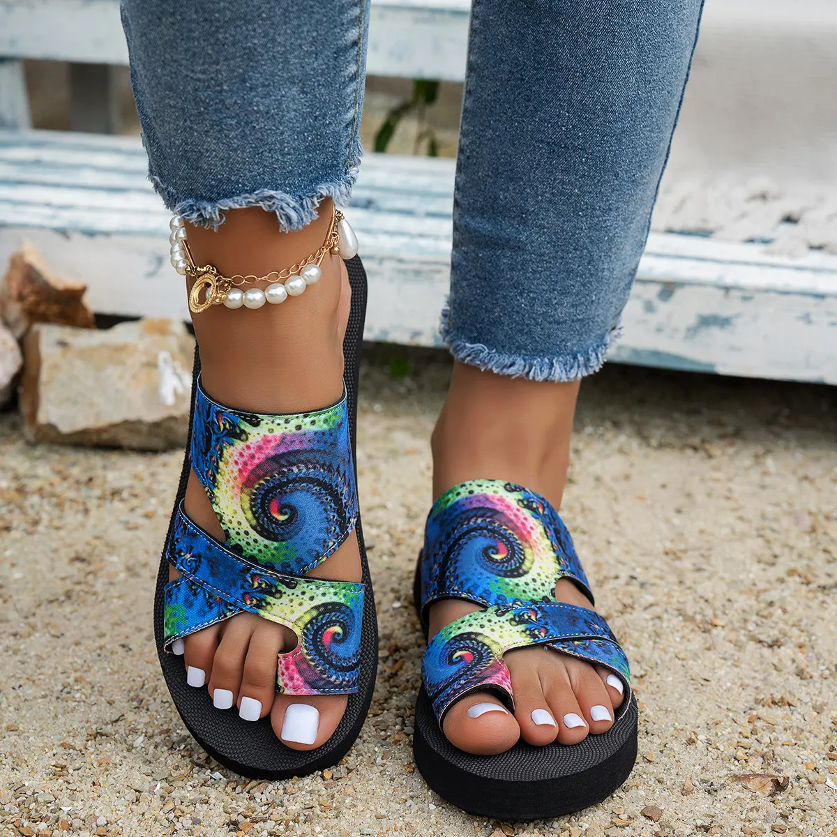 European Style Flip-flops for Women 2026 Summer Beach Style Breathable Mesh Fabric Shoes Print Good-looking Anti-slip Slippers