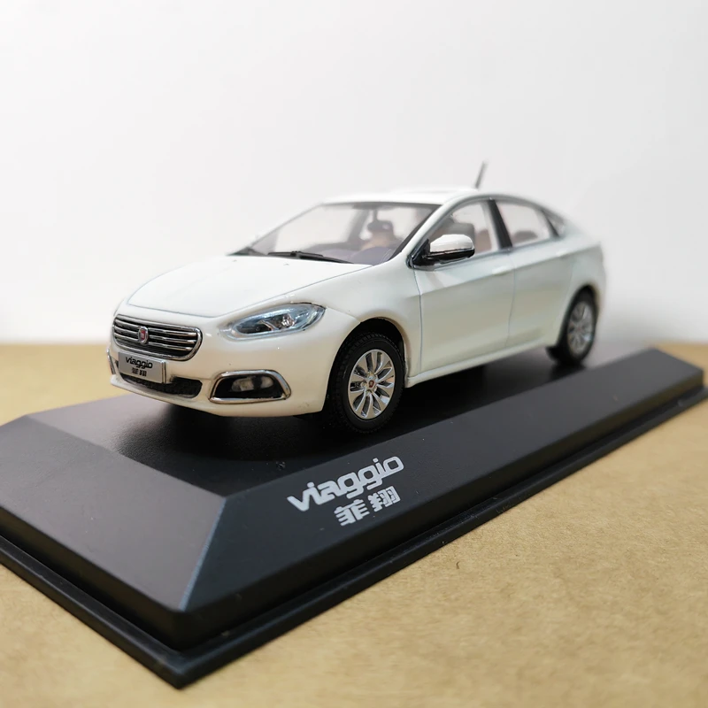 

1/43 FIAT Viaggio Alloy Car Model Diecast Metal Vehicles Car Model High Simulation Collection Miniature Scale Childrens Toy Gift