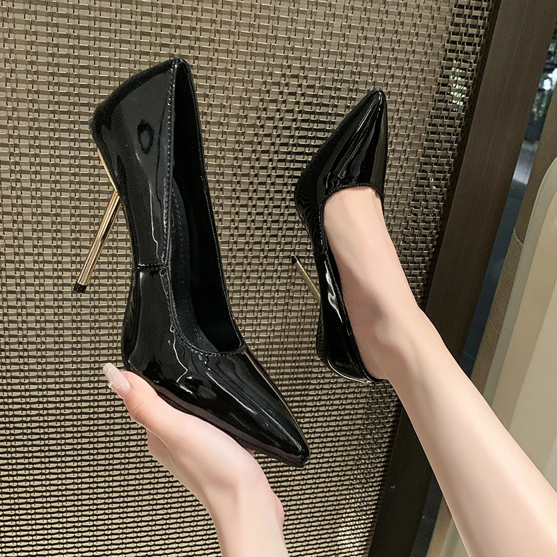 New Luxury Water Stiletto tacchi alti scarpe da donna vestito a punta décolleté a spillo Zapatos De Mujer banchetto Sexy scarpe da donna