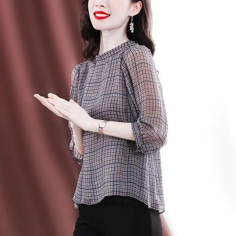 2023 New Spring Fashion Trend 3/4 Sleeve Checker Print Commuter Simple and High End Style Slim Casual Loose Women's Shirt