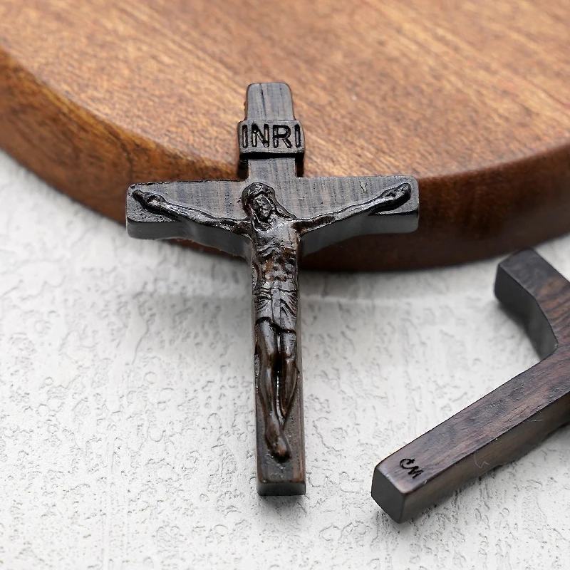Sandalwood Jesue Cross Pendants for Necklace Men and Women Religious Christian Catholic Amulet Wooden Jewelry