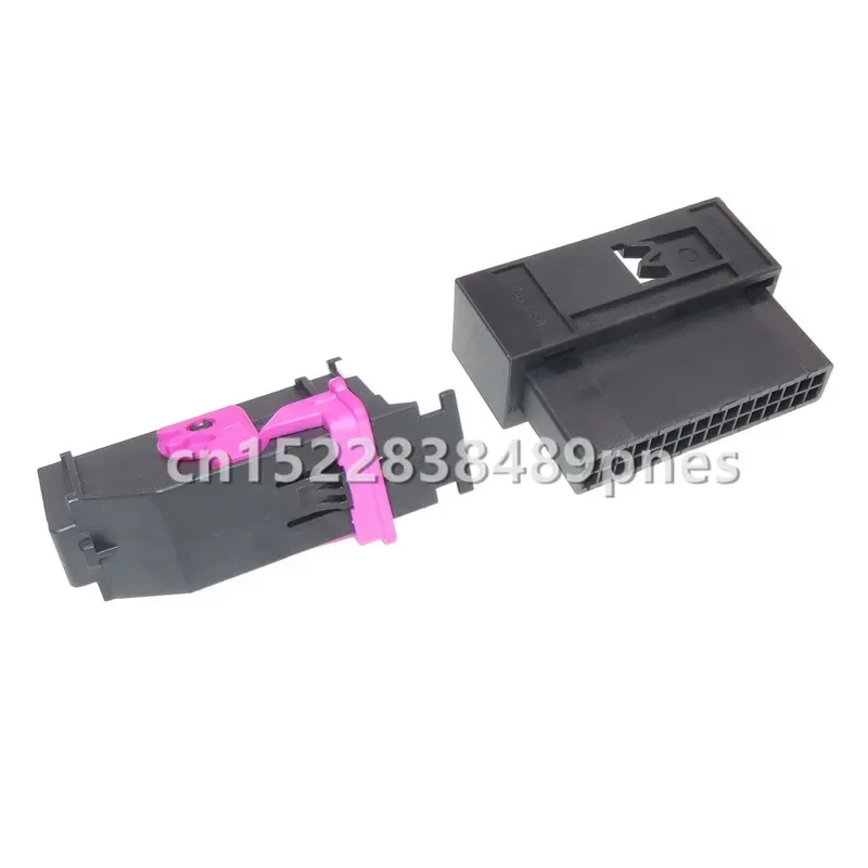 32 Pole Auto Central Control Instrument Electrical Wiring Harness Connector 1719057-3 2050723-3 Automotive Socket