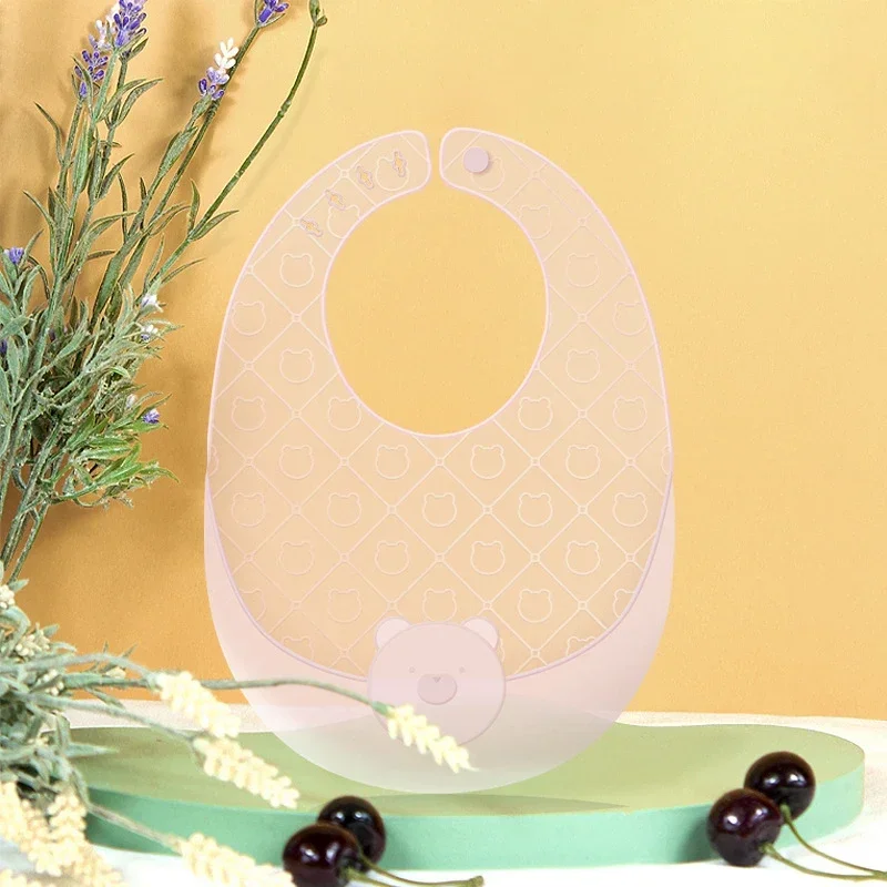 مريلة سيليكون رفيعة للغاية للأطفال الصغار، مريلة خفيفة الوزن وقابلة للتعديل ومقاومة للماء وقابلة للطي لتخزين الغداء وتغذية الطعام