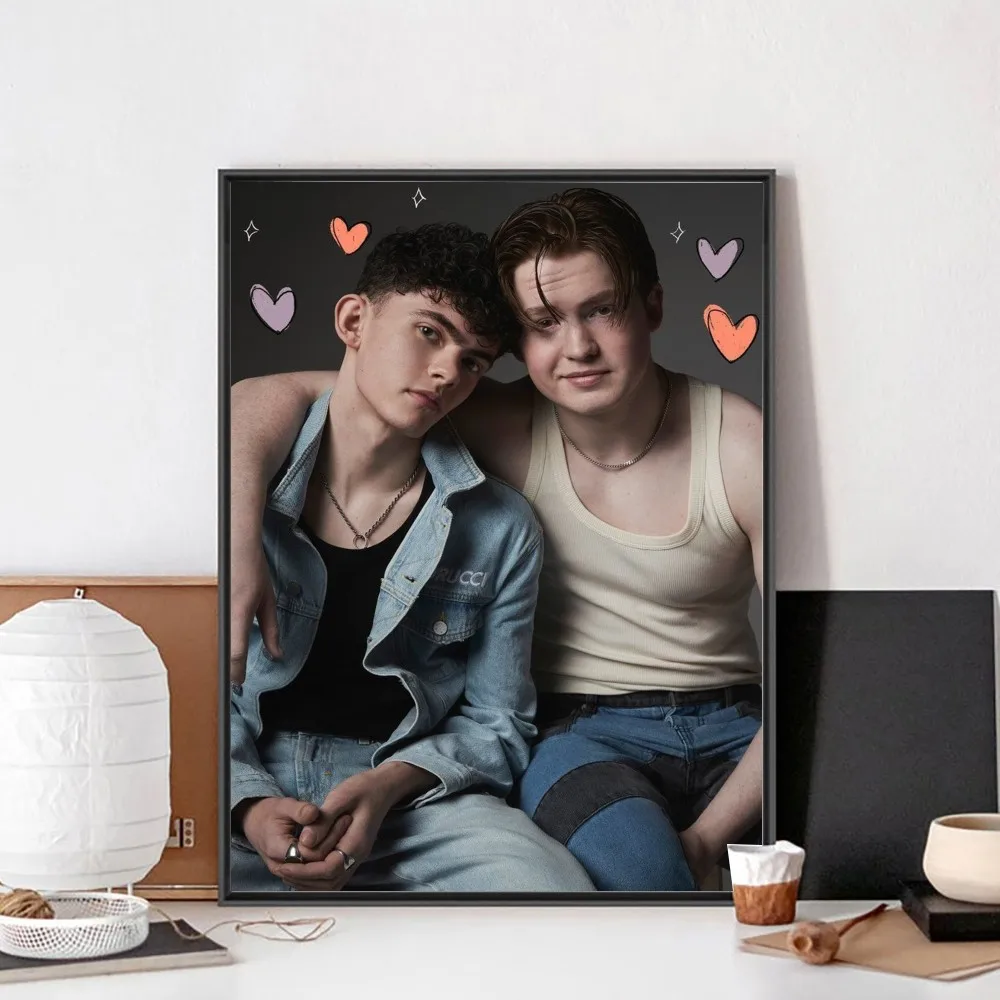 Heartstopper Poster No Framed Poster Kraft Club Bar Paper Vintage Poster Wall Art Painting Bedroom Study Stickers