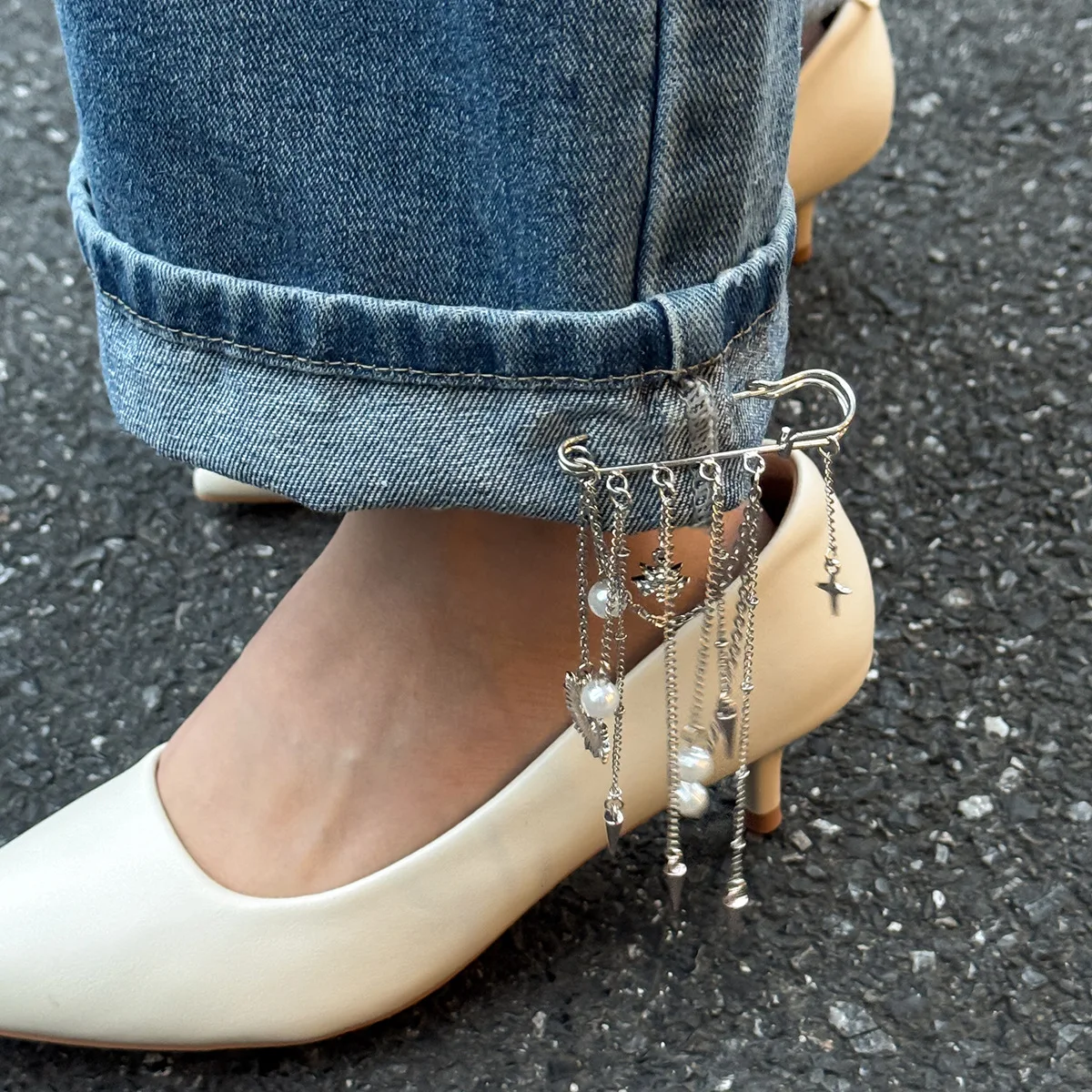 Thumbnail 4 - #13 Brooches & Lapel Pins Comparison Guide